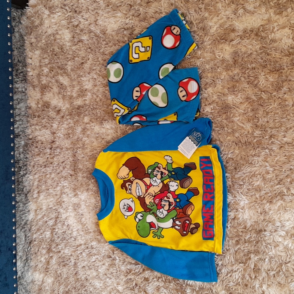 NEW Super Mario Pajama Set size 4
